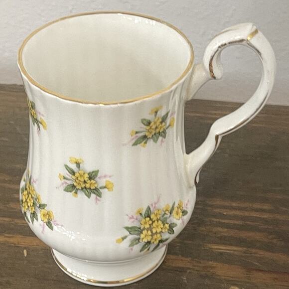 Royal Windsor Bone China Mugs Yellow Mimosa & Purple Floral Gold Rim England 2 - Picture 6 of 10